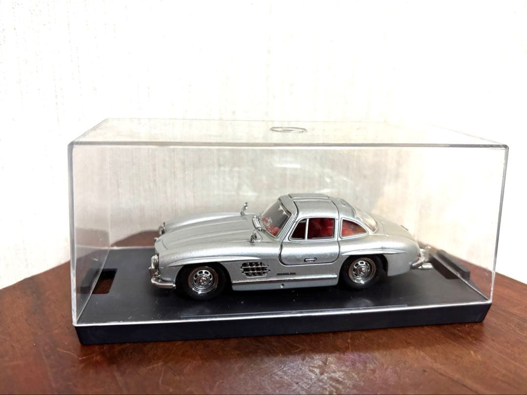 メルセデスベンツ300 SL ガルウィングミニカー 1/43
