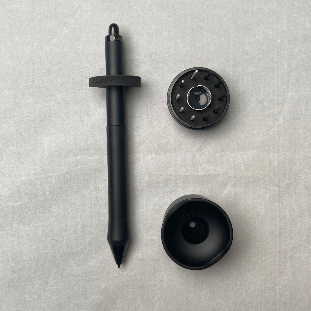 Wacom Intuos Pro PTH-651(ワイヤレスキット)