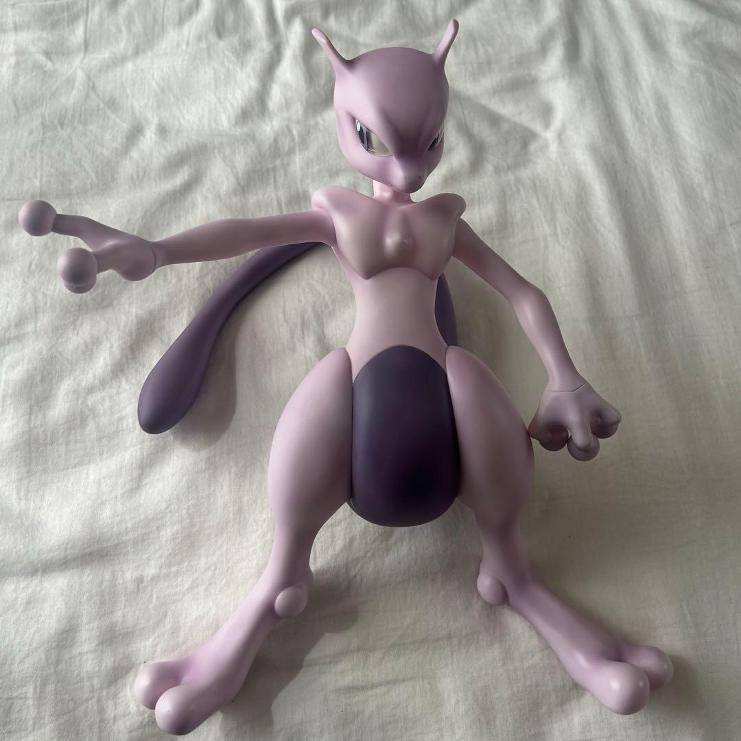 ギガンティックシリーズNEO リザードン フィギュア　ミュウツー