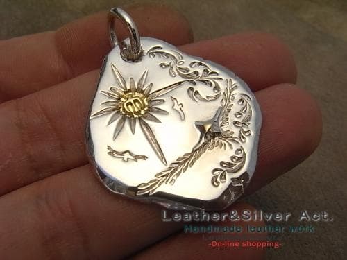 手彫り　イーグル　ネックレス 　１点物　太陽、イーグルモチーフ　トップ シルバー