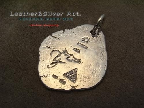 手彫り　イーグル　ネックレス 　１点物　太陽、イーグルモチーフ　トップ シルバー