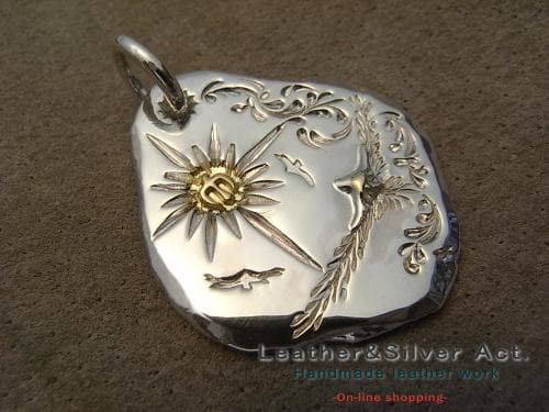手彫り　イーグル　ネックレス 　１点物　太陽、イーグルモチーフ　トップ シルバー