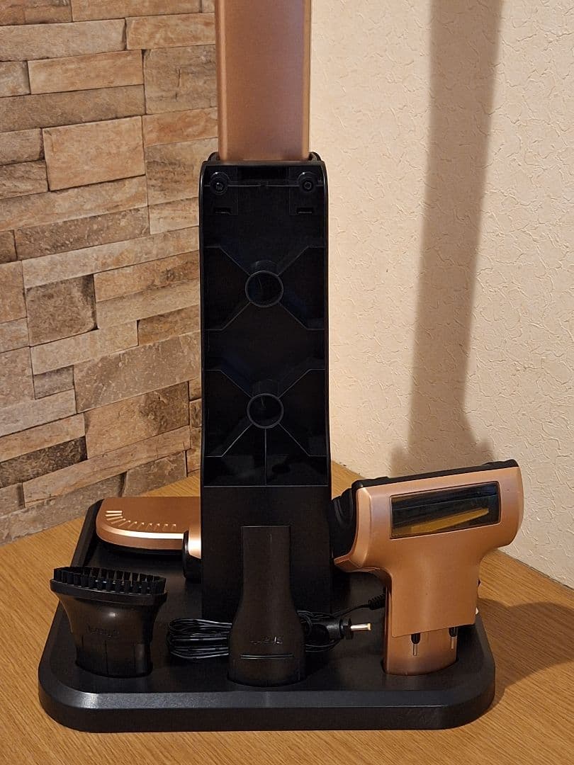 シャーク 充電式 サイクロン スティック クリーナー CH966J-LC中古品