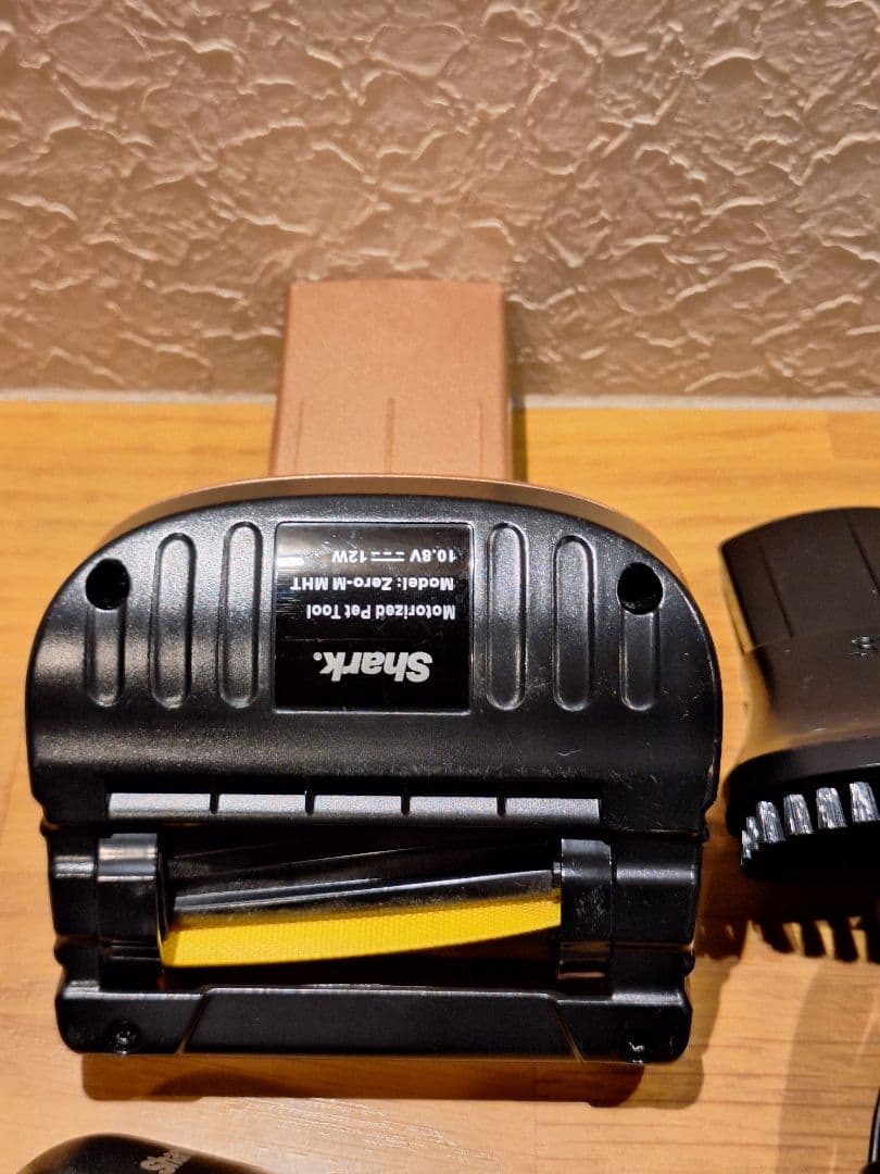 シャーク 充電式 サイクロン スティック クリーナー CH966J-LC中古品