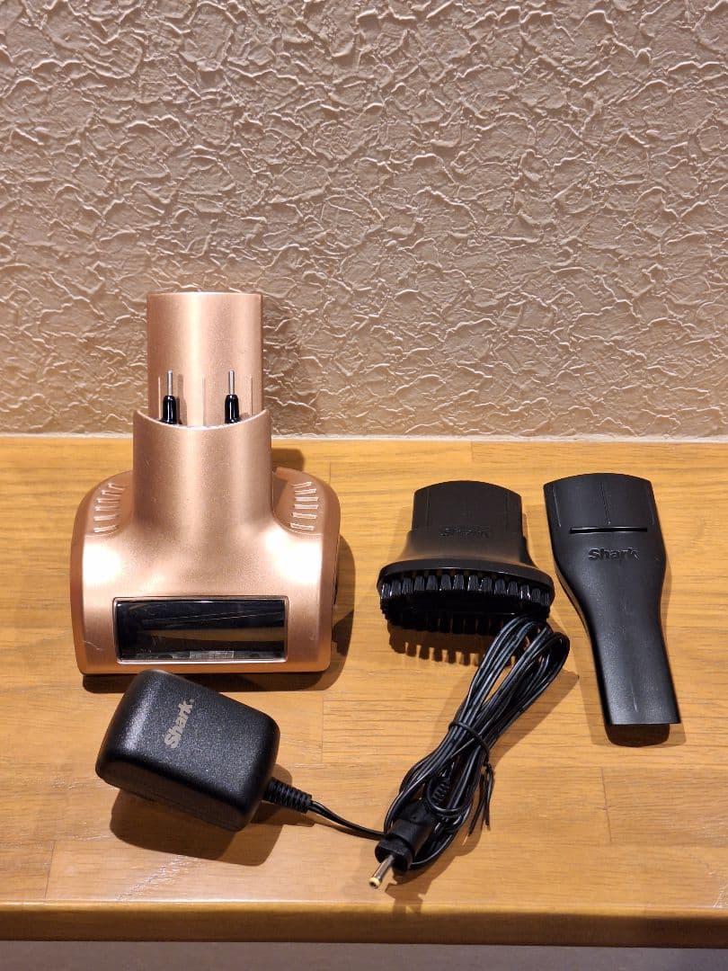 シャーク 充電式 サイクロン スティック クリーナー CH966J-LC中古品