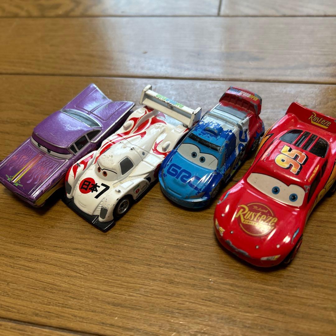 トミカ　カーズ　9台セット