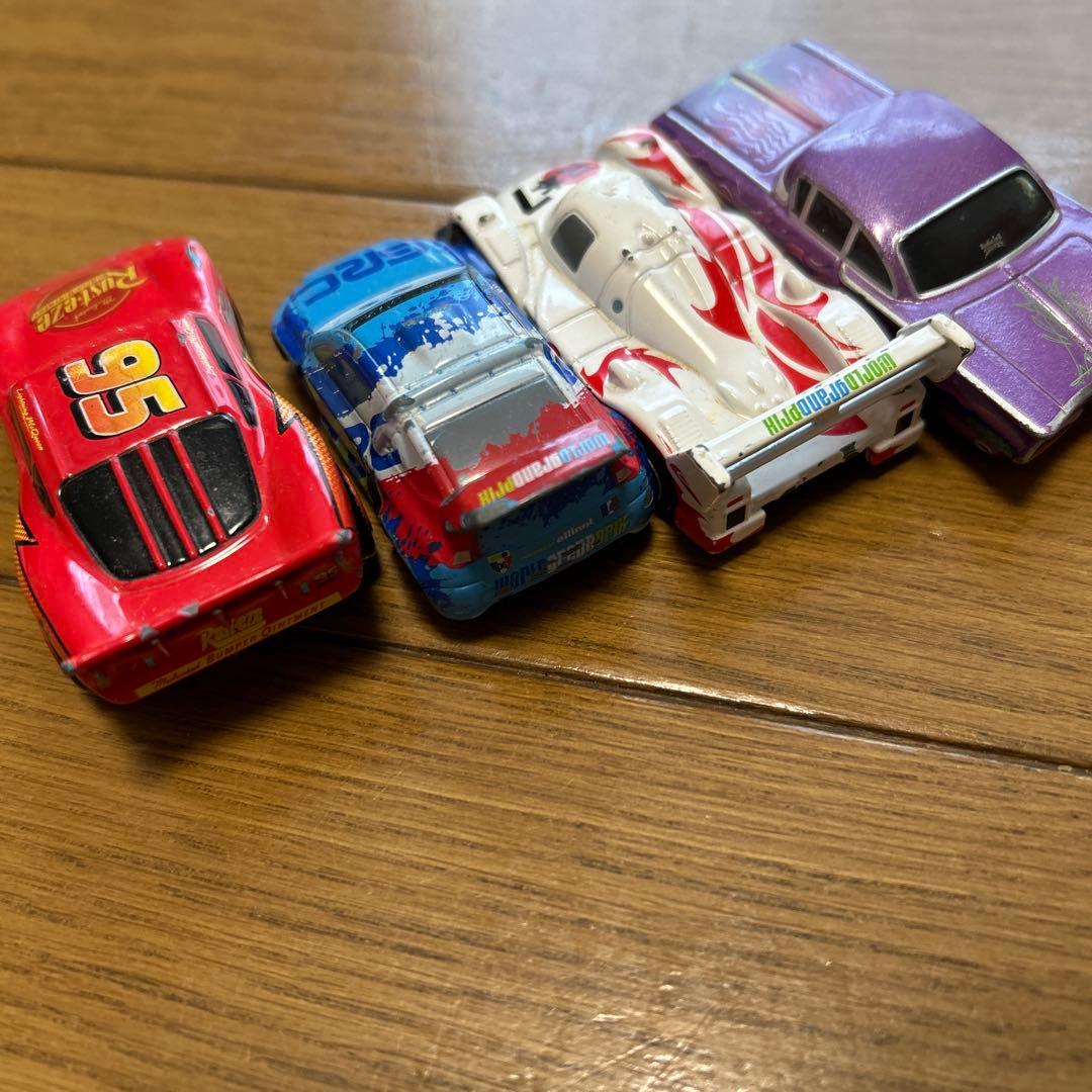 トミカ　カーズ　9台セット