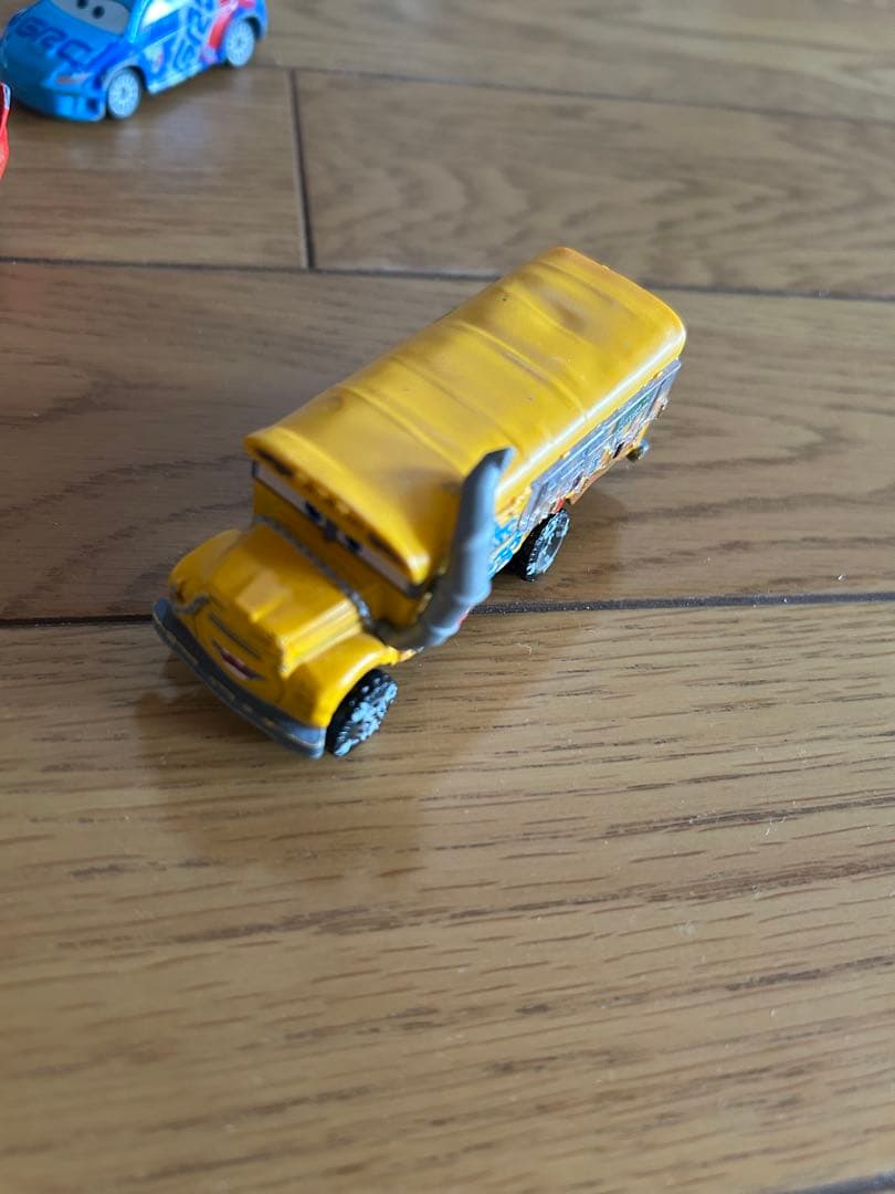 トミカ　カーズ　9台セット