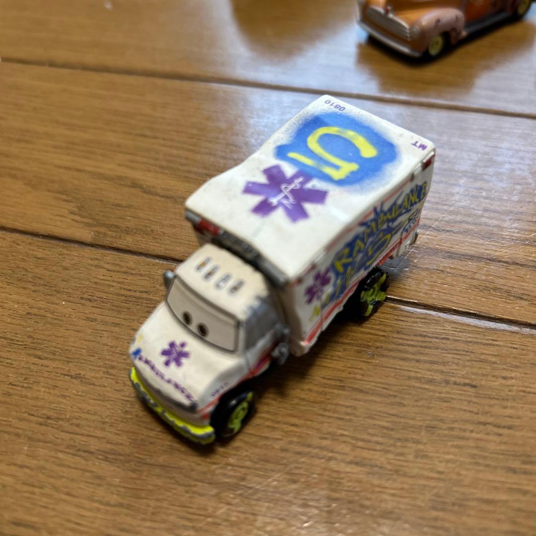 トミカ　カーズ　9台セット