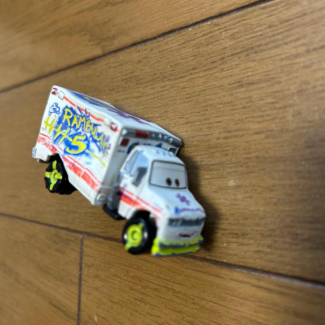 トミカ　カーズ　9台セット