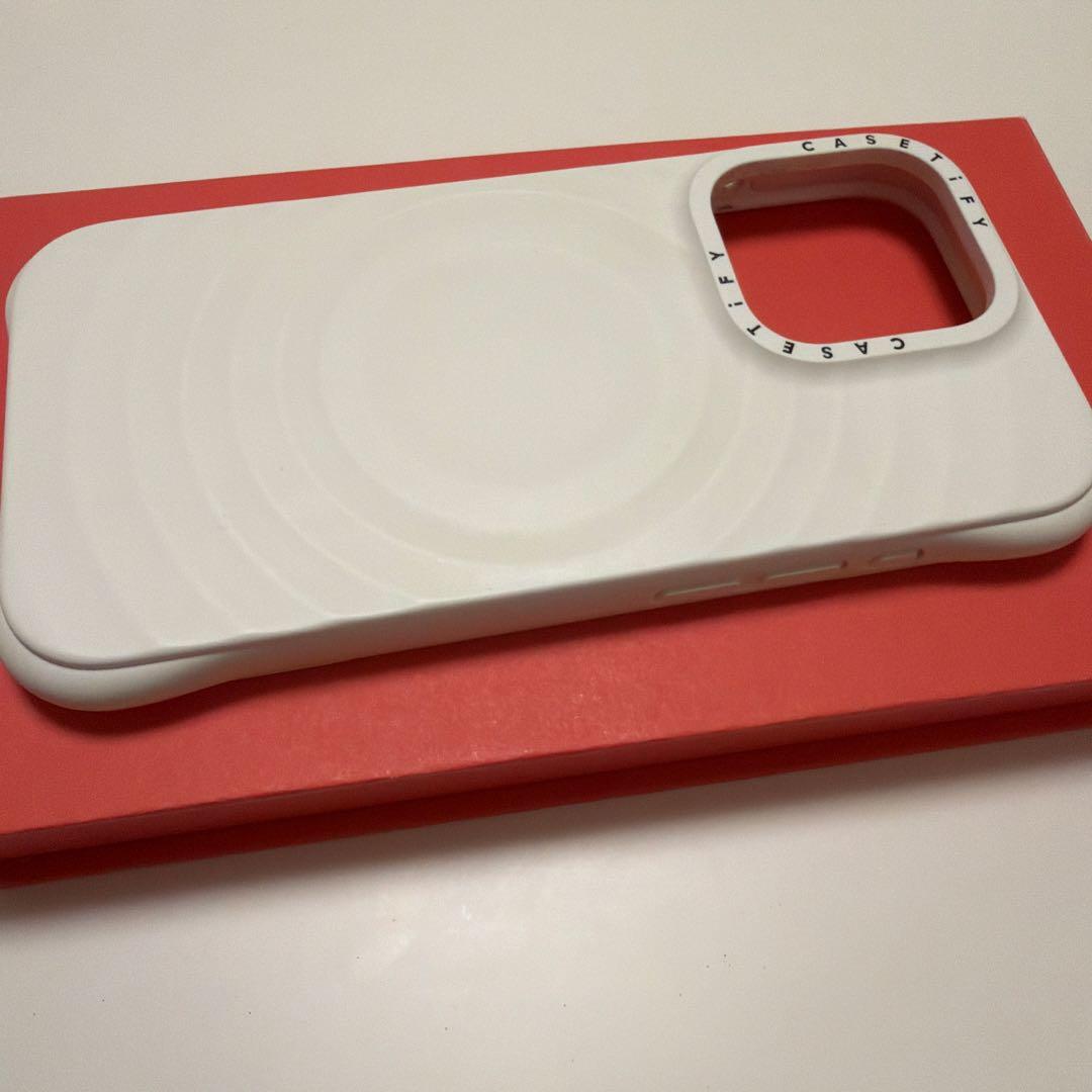 CASETiFY iPhone15pro ウェーブ シリコンケース ホワイト