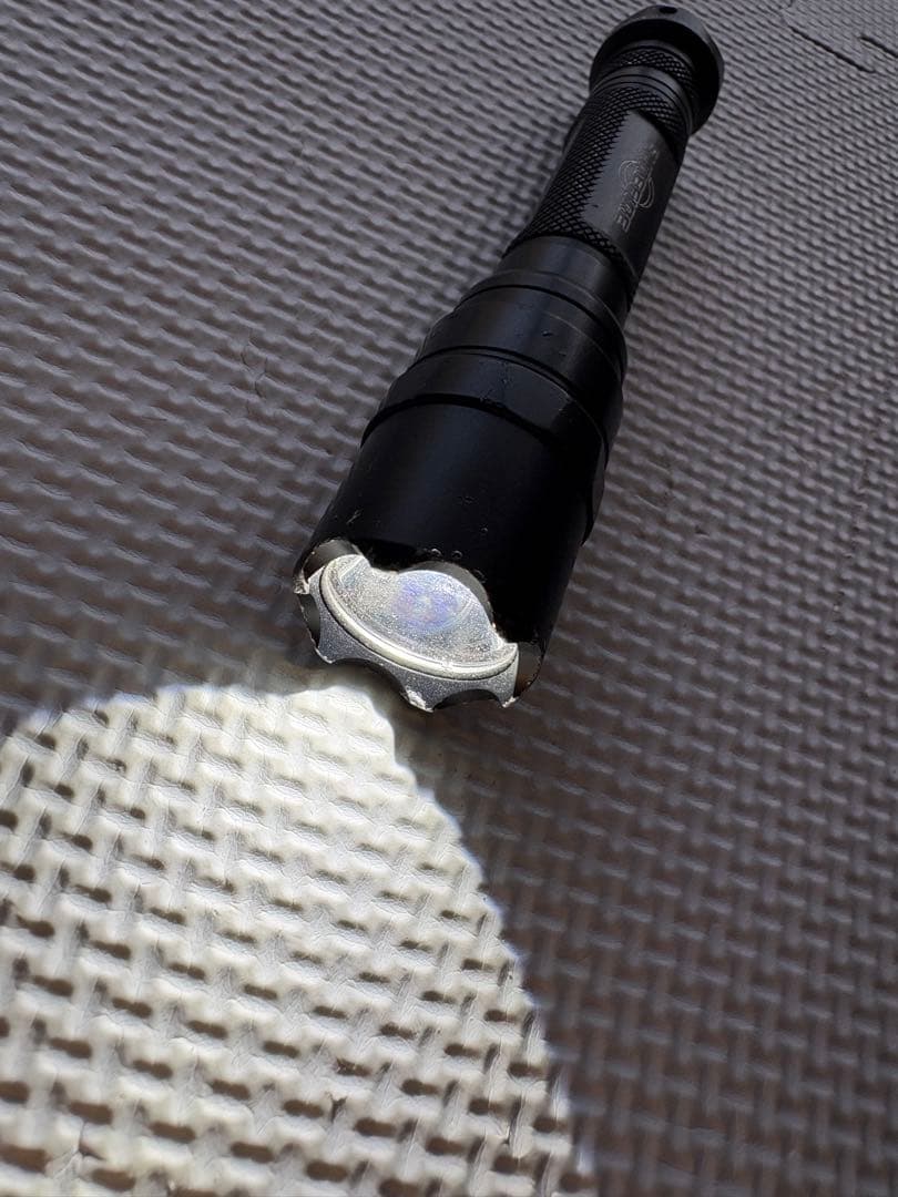 実物　SUREFIRE E2D LED DEFENDER ULTRA