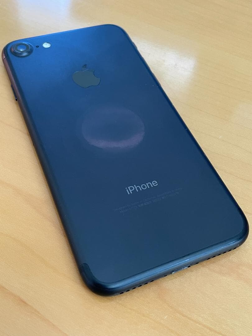 iPhone7 128GB ブラック SIMフリー バッテリー81％ 付属品あり