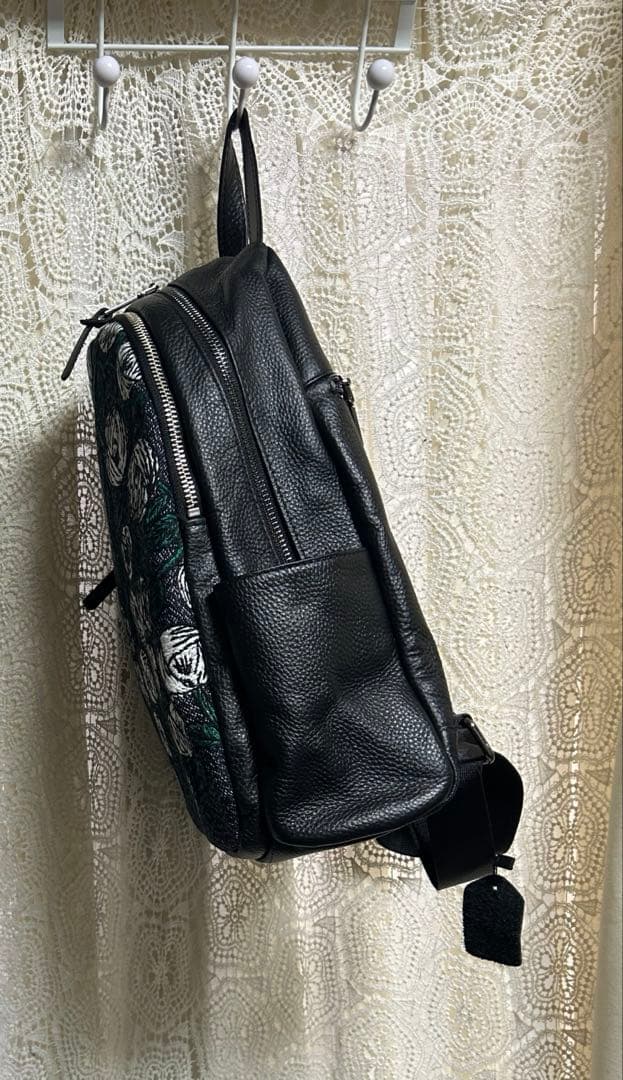 再販ミナペルホネンハーフハンドメイド本革リュックネイビーＬ