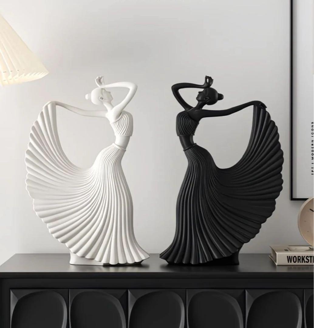 白黒ダンス女性彫刻 置物