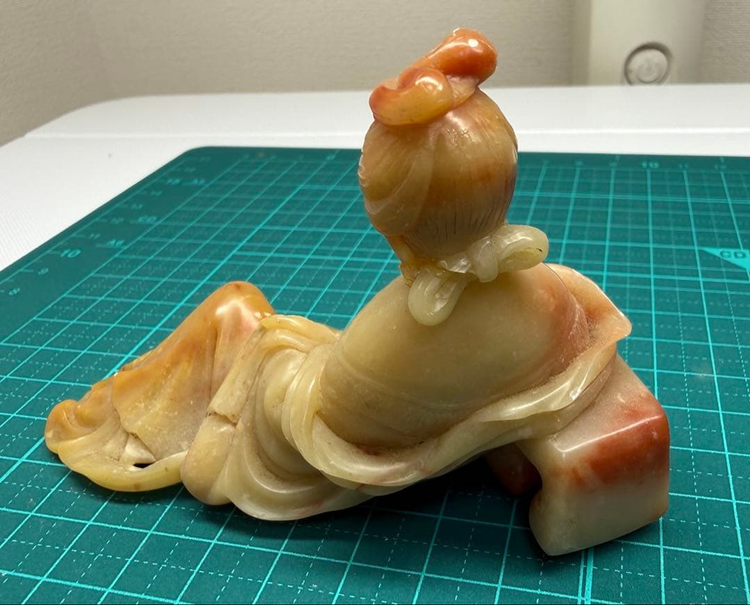 中国　寿山石　彫刻美術品　「水月観音」　注意；欠損あり