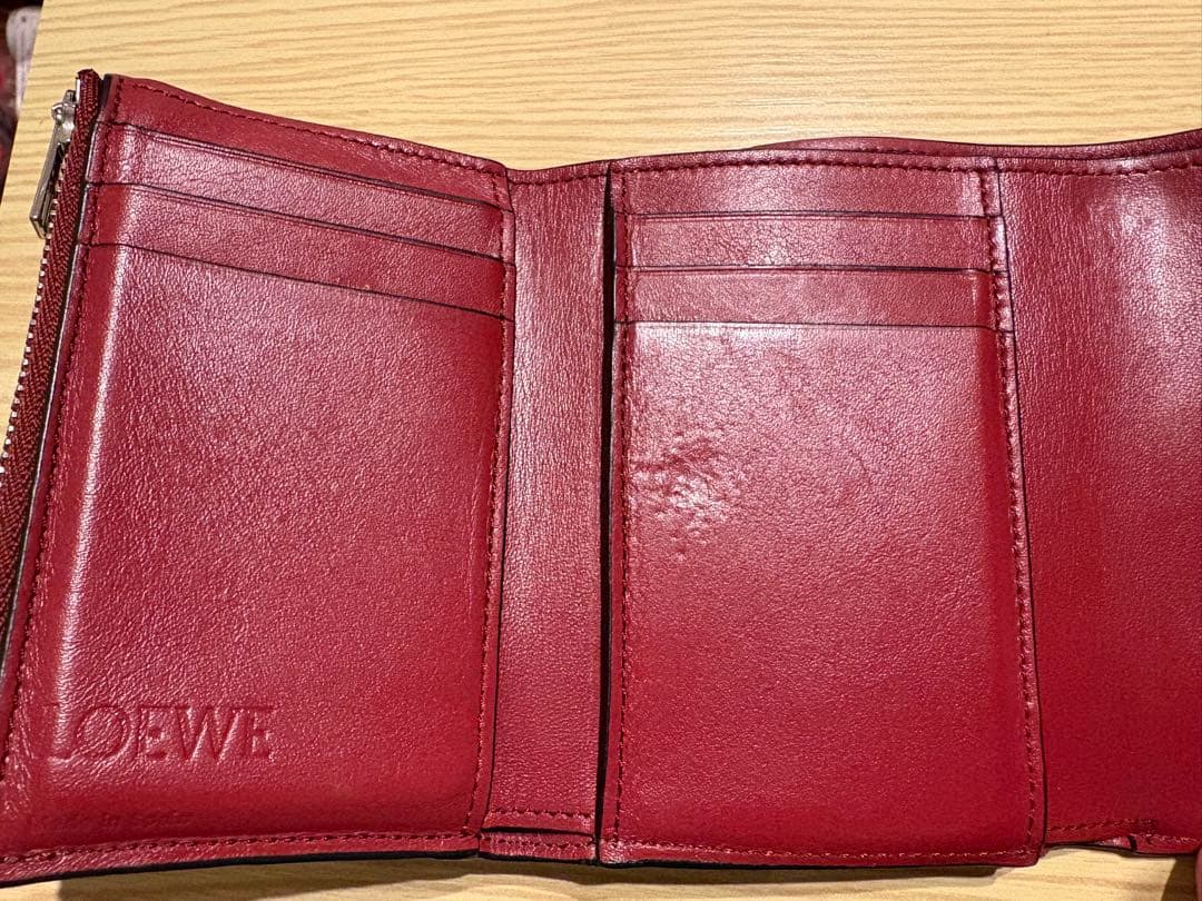 LOEWE スモールバーティカルウォレット