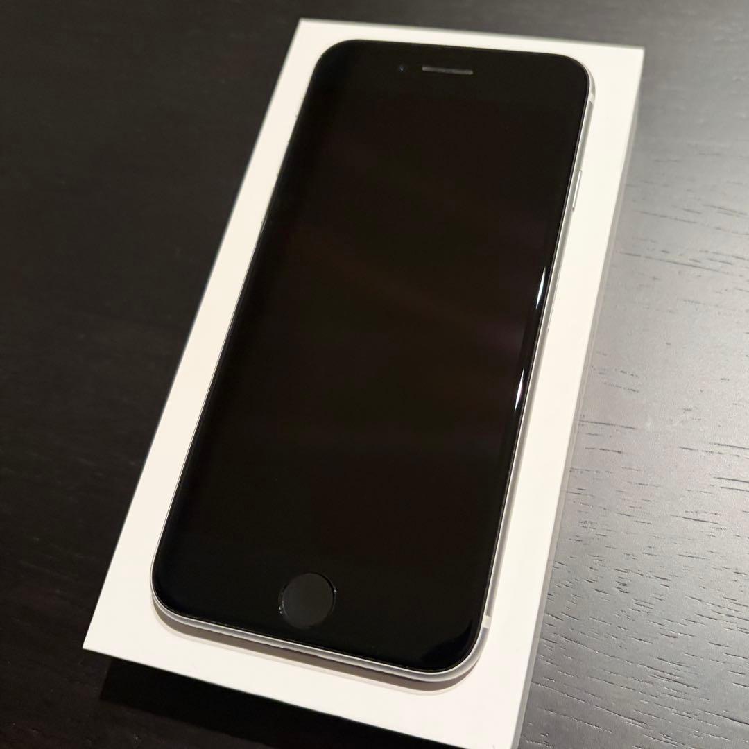極美品 iPhone SE 第2世代 SE2 SIMフリー 64GB 72%