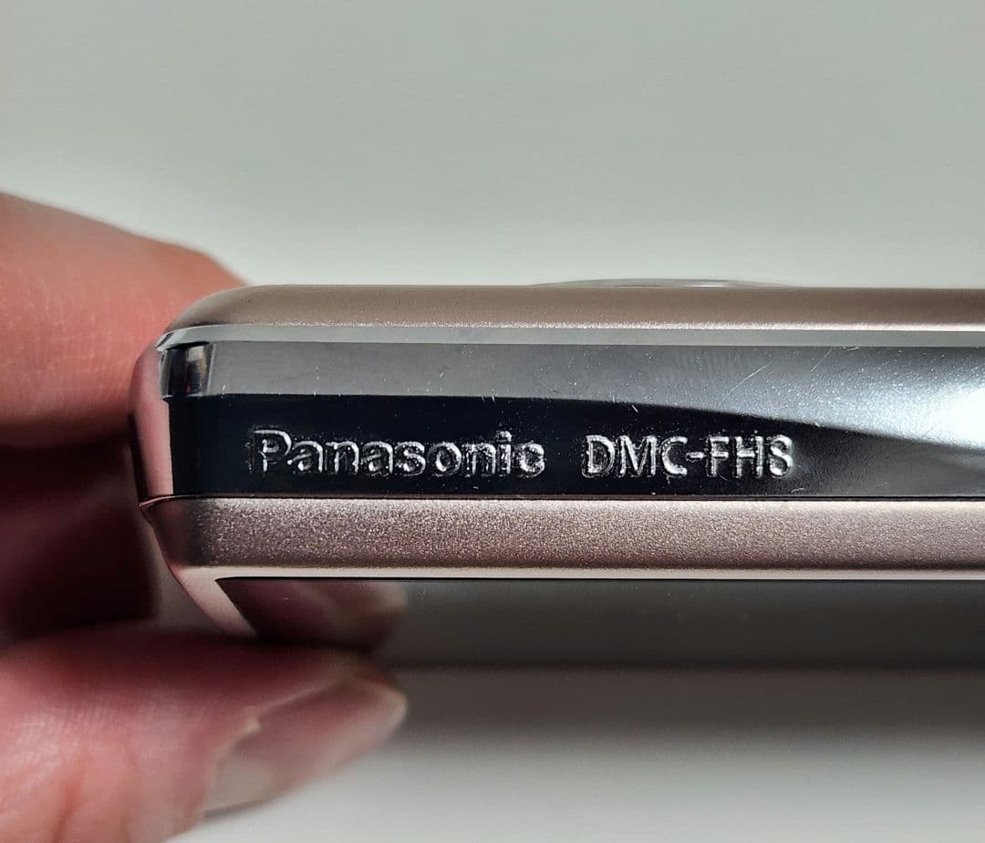 デジタルカメラ Panasonic DMC-FHS