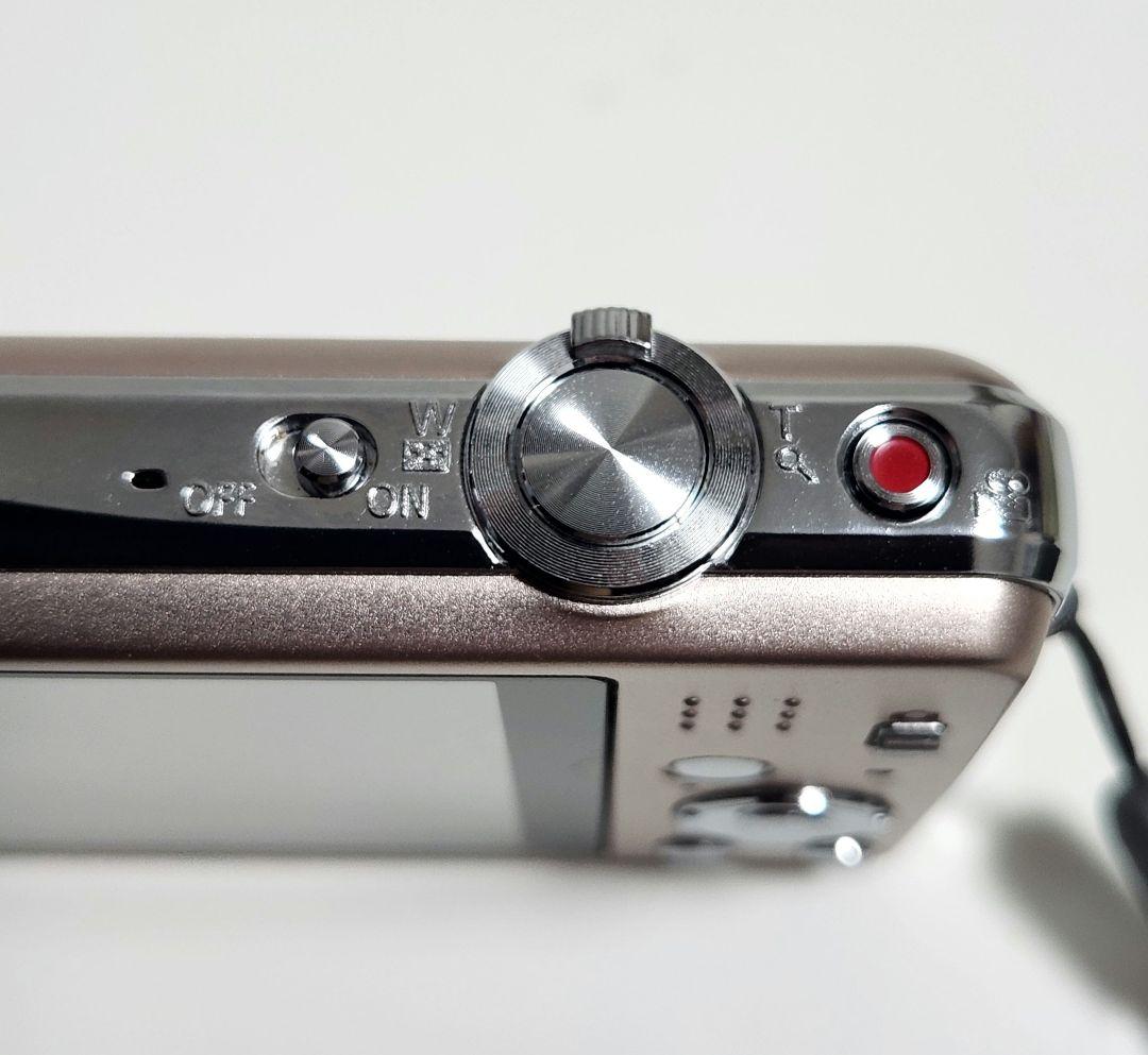 デジタルカメラ Panasonic DMC-FHS