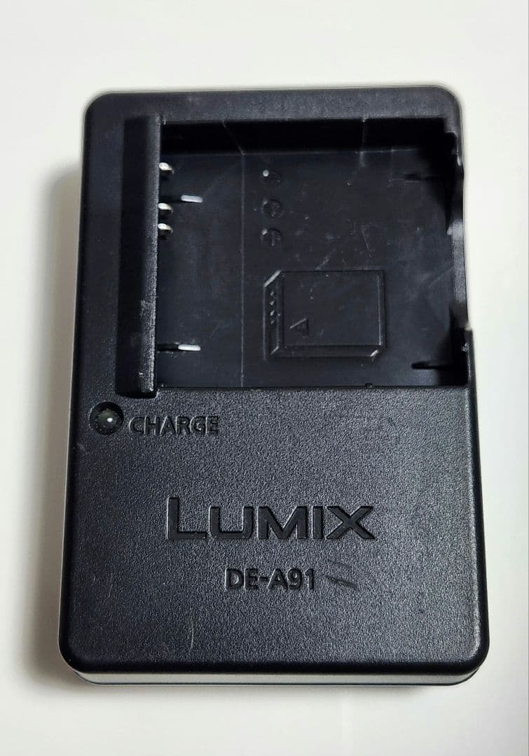 デジタルカメラ Panasonic DMC-FHS