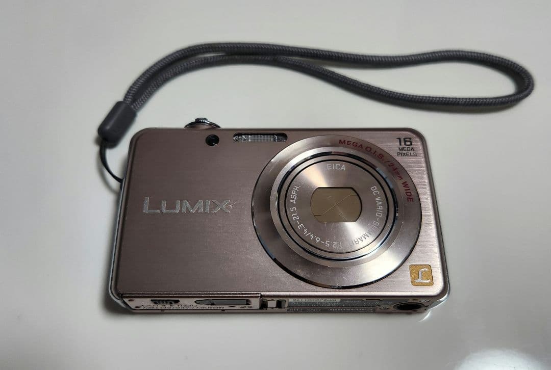 デジタルカメラ Panasonic DMC-FHS