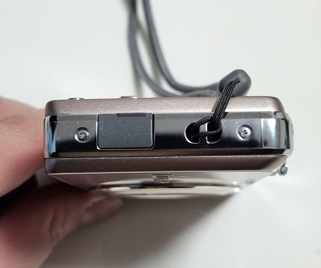 デジタルカメラ Panasonic DMC-FHS