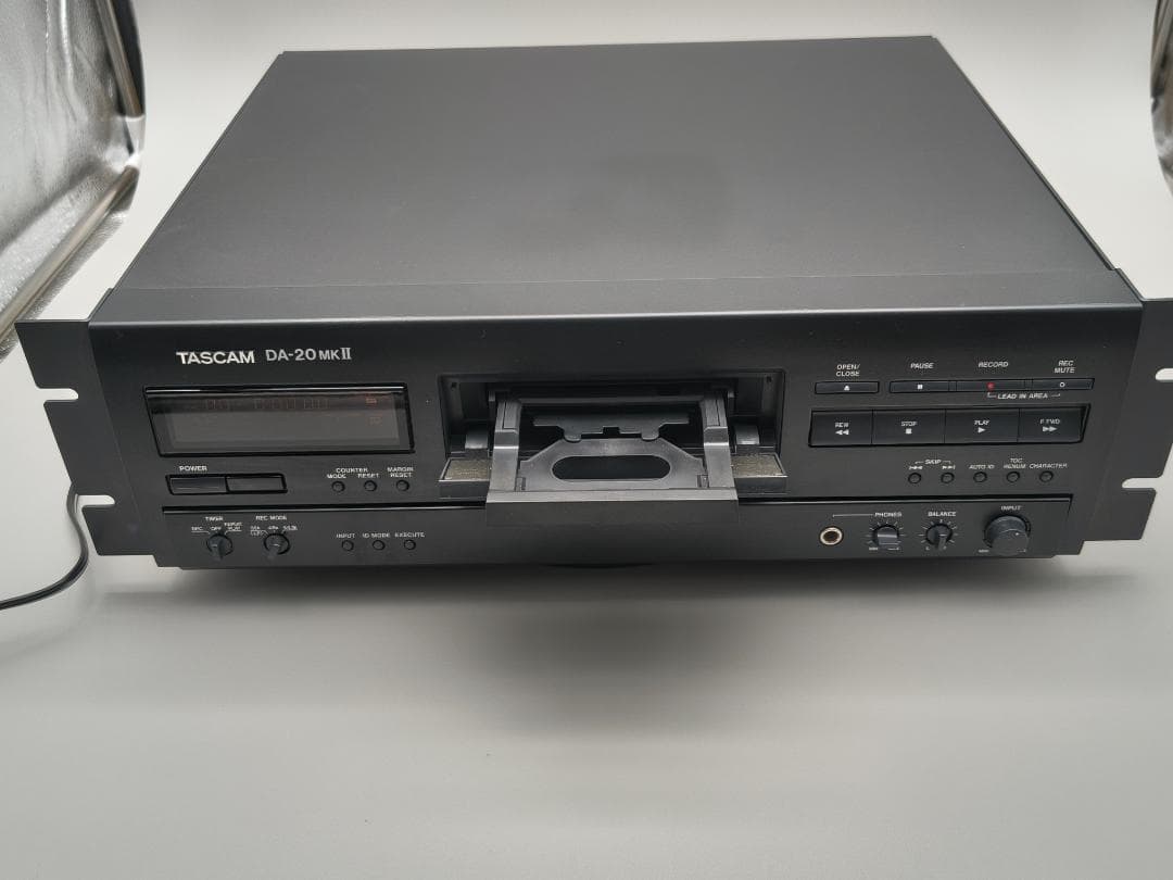 【動作品・美品】TASCAM DA-20 MKⅡ DATデッキ タスカム 業務用