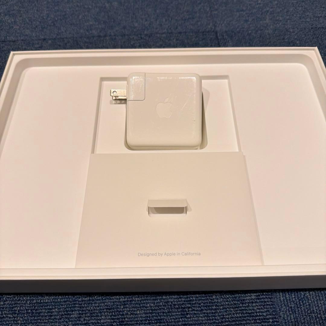 MacBook Pro 13インチ 2016年モデル (充電器、箱、付属します)