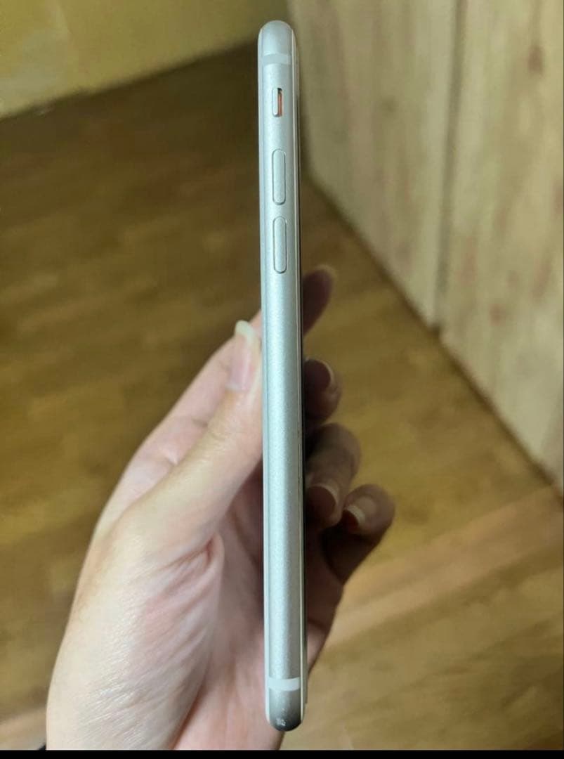 Apple iPhone8 SIMロックなし　最大バッテリー76%