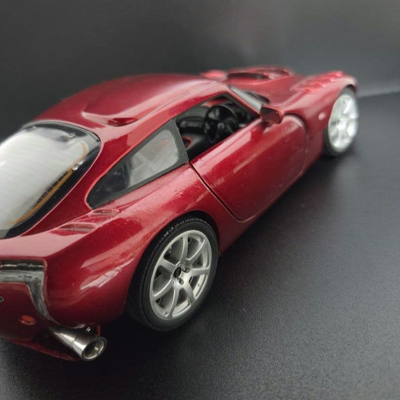 jadi TVR サグリス　1/18 ジャンク