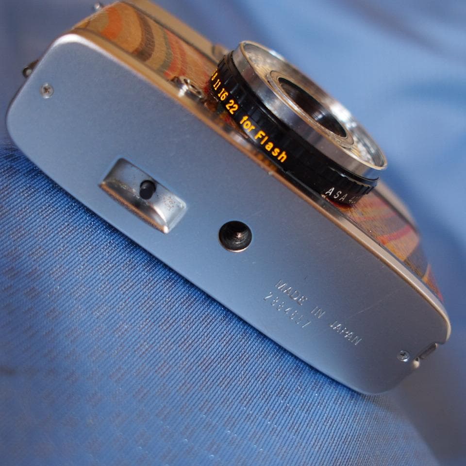 ドレスアップ【OLYMPUS PEN EE-2】\"Paul Smith\" 整備済