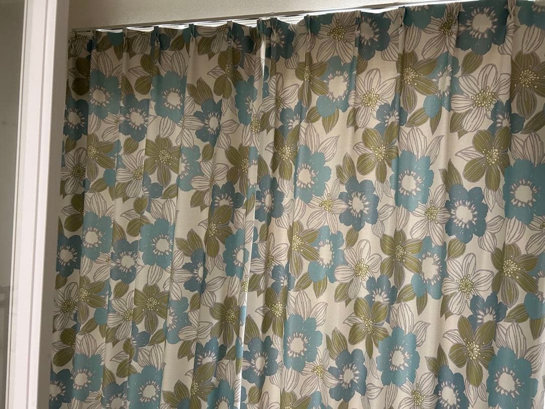 ニトリ花柄カーテンセット