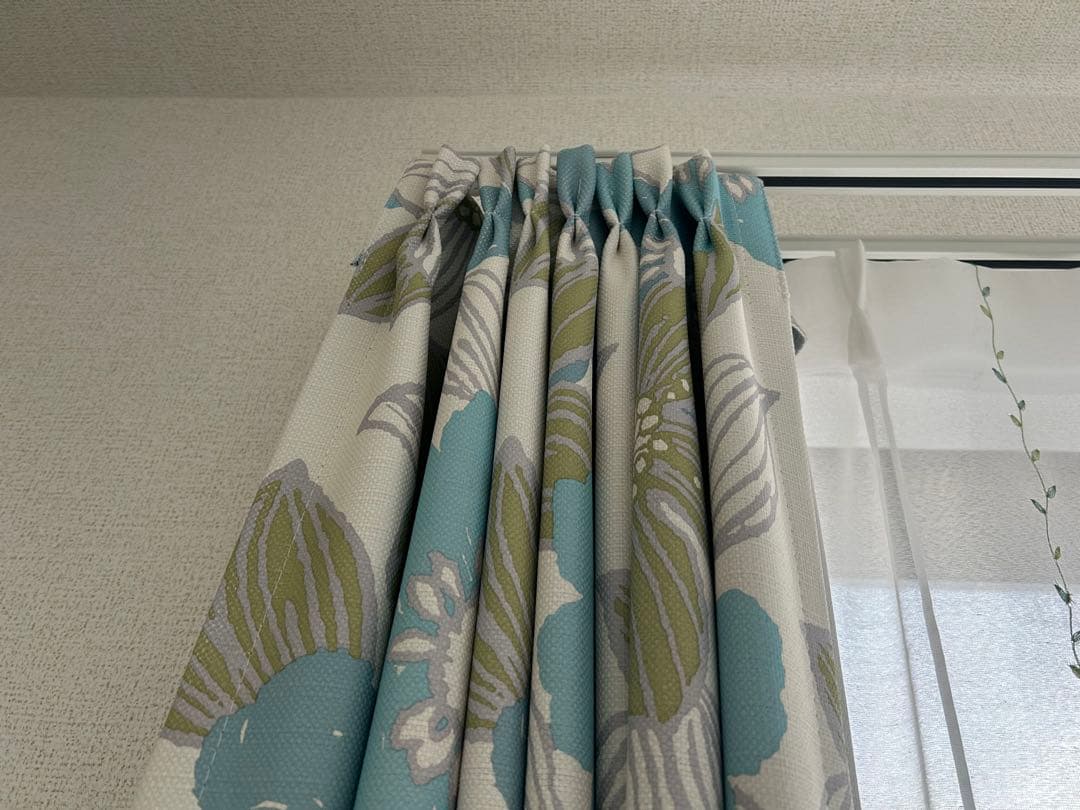 ニトリ花柄カーテンセット