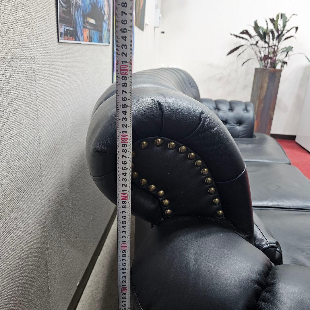 東京23区すべて送料無料 黒いボタン留めソファセット