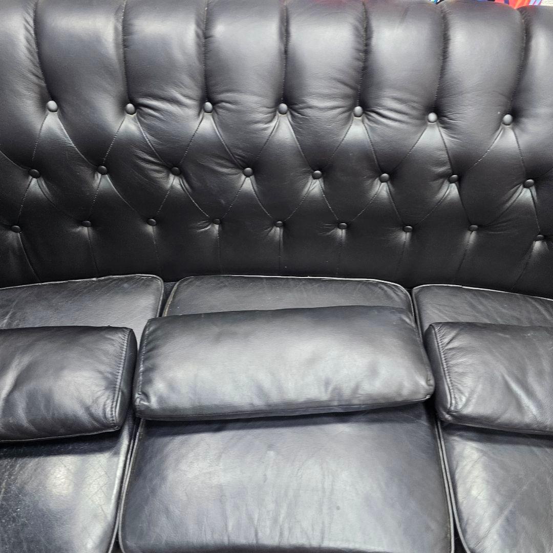 東京23区すべて送料無料 黒いボタン留めソファセット