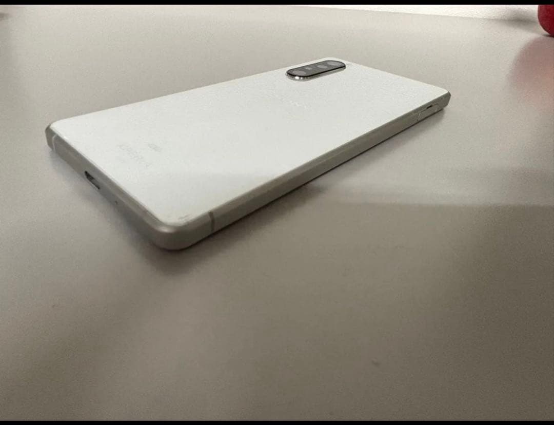 携帯電話本体 SONY XPERIA SOG01