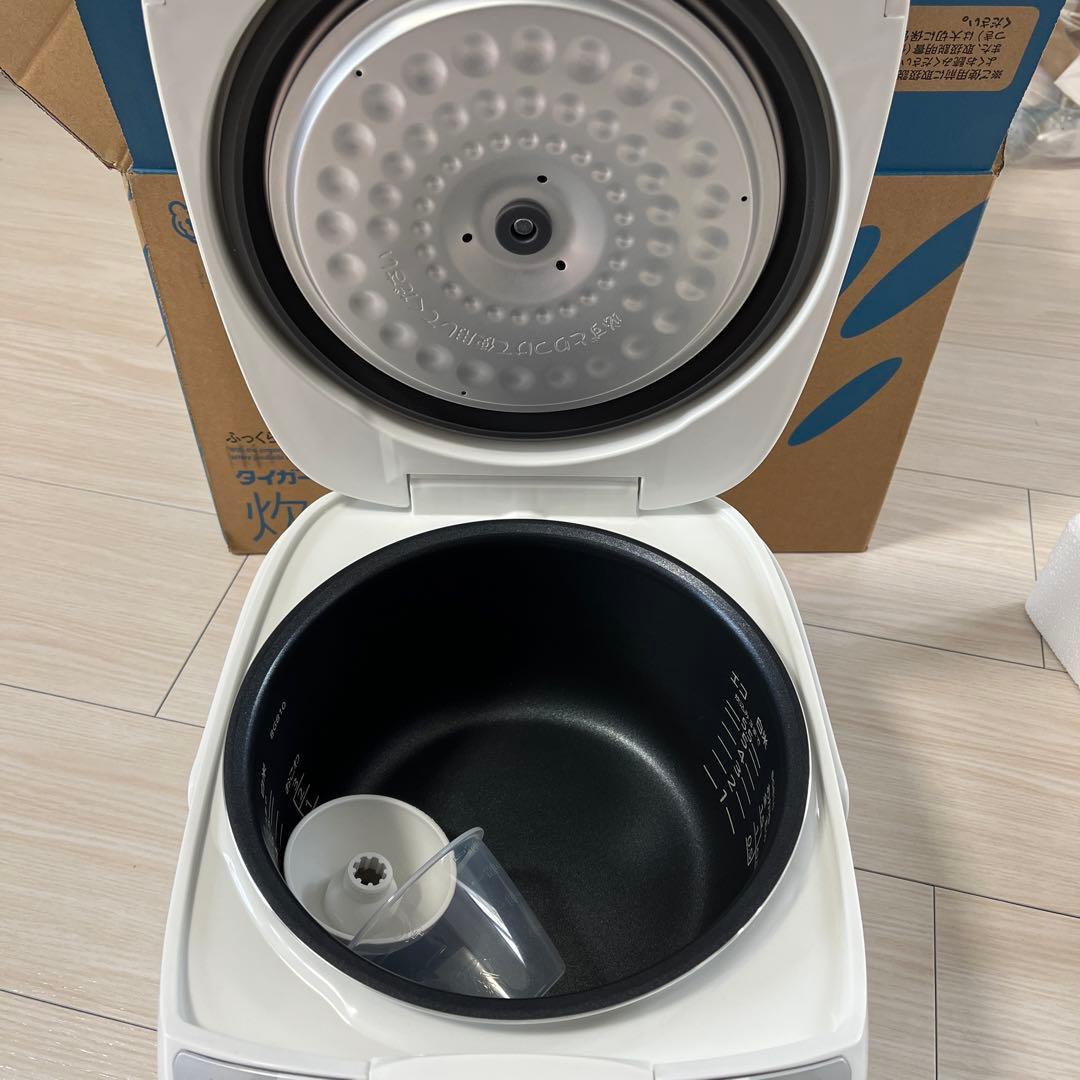 2024年製 5.5合 タイガー 炊飯器 JBH-G101W