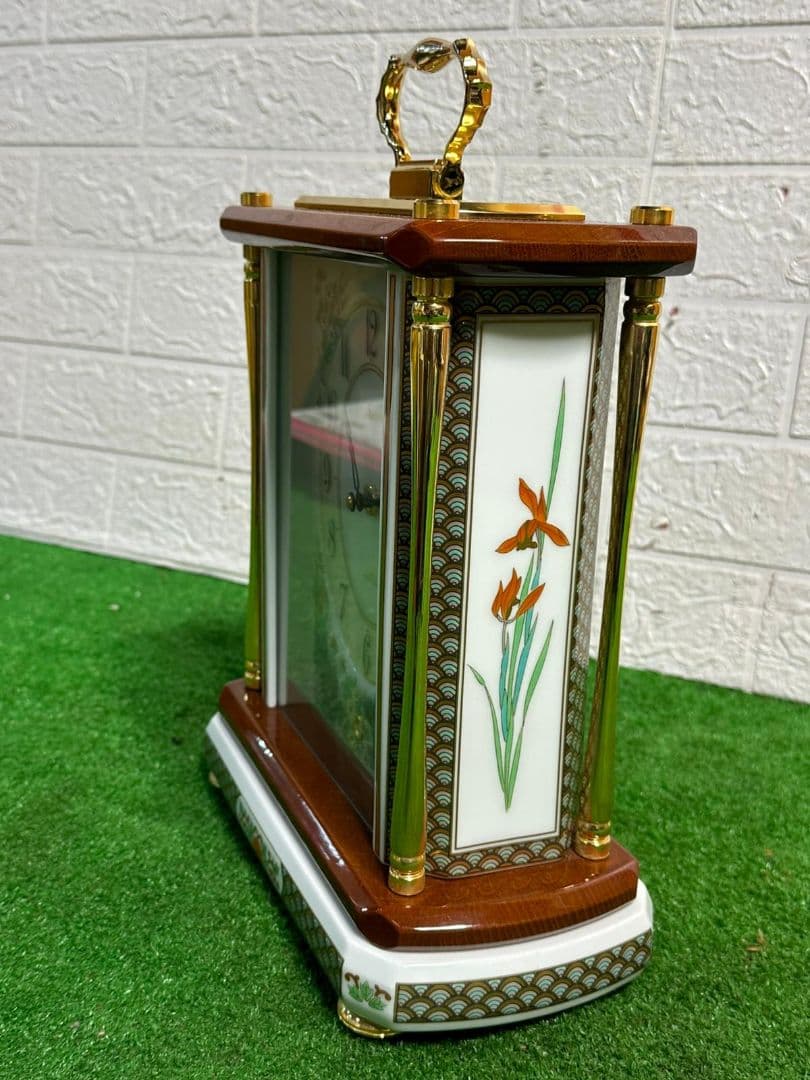 クラシック花柄置時計シチズン クォーツ チャイム付彩華 白古 伊万里花柄絵付仕上