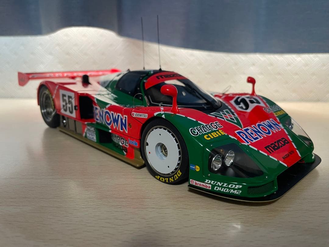 オートアート 1/18 MAZDA 787B 1991 #55 トロフィー付き