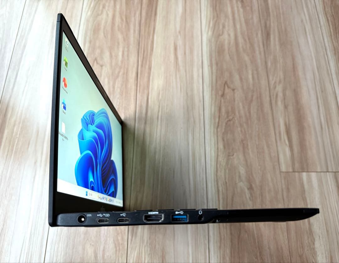 2019年モデル第8世代 BT良 4/256GB！LIFEBOOK U939/A