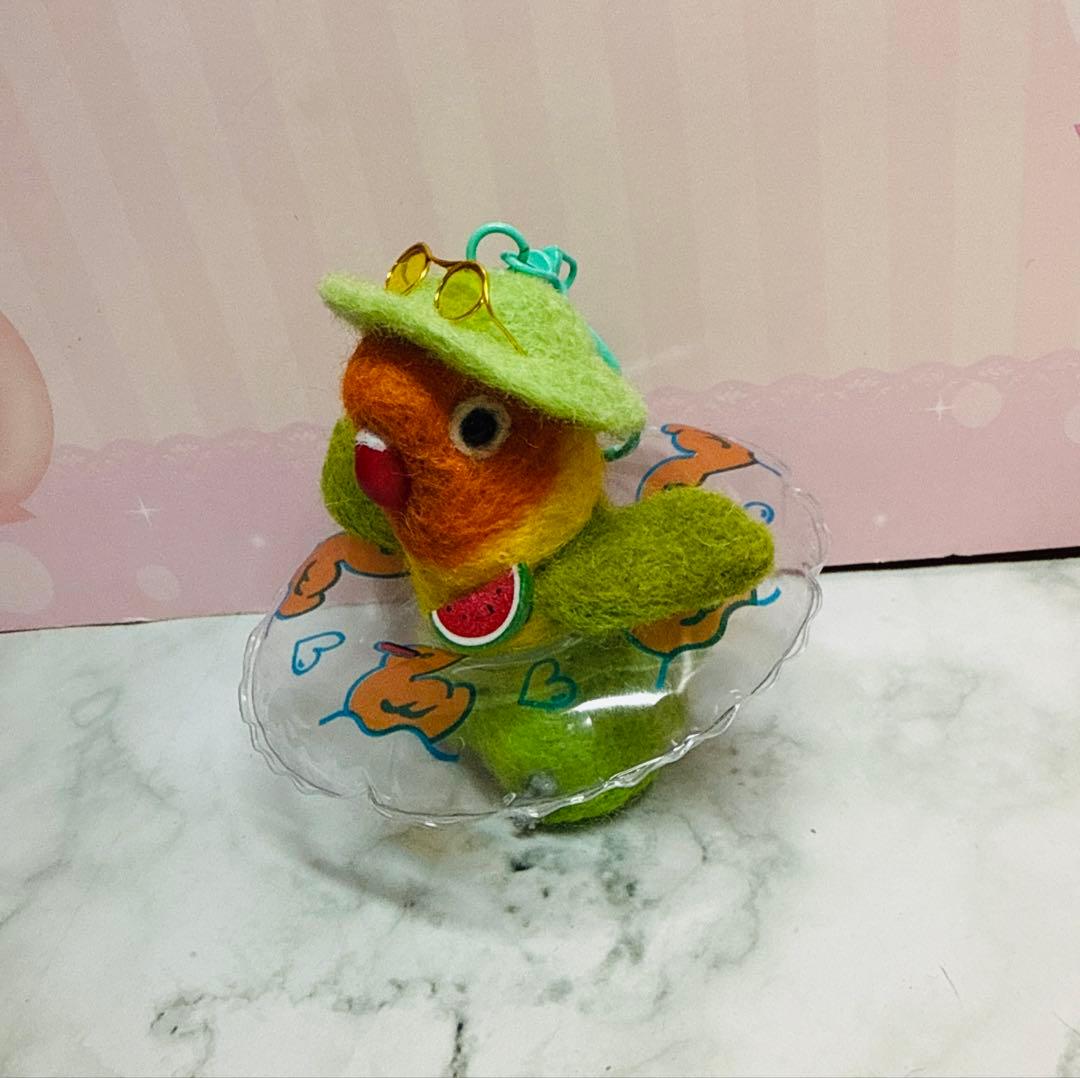 専用ページ　夏　羊毛フェルト　ボタンインコキーホルダー　オーダー品　鳥