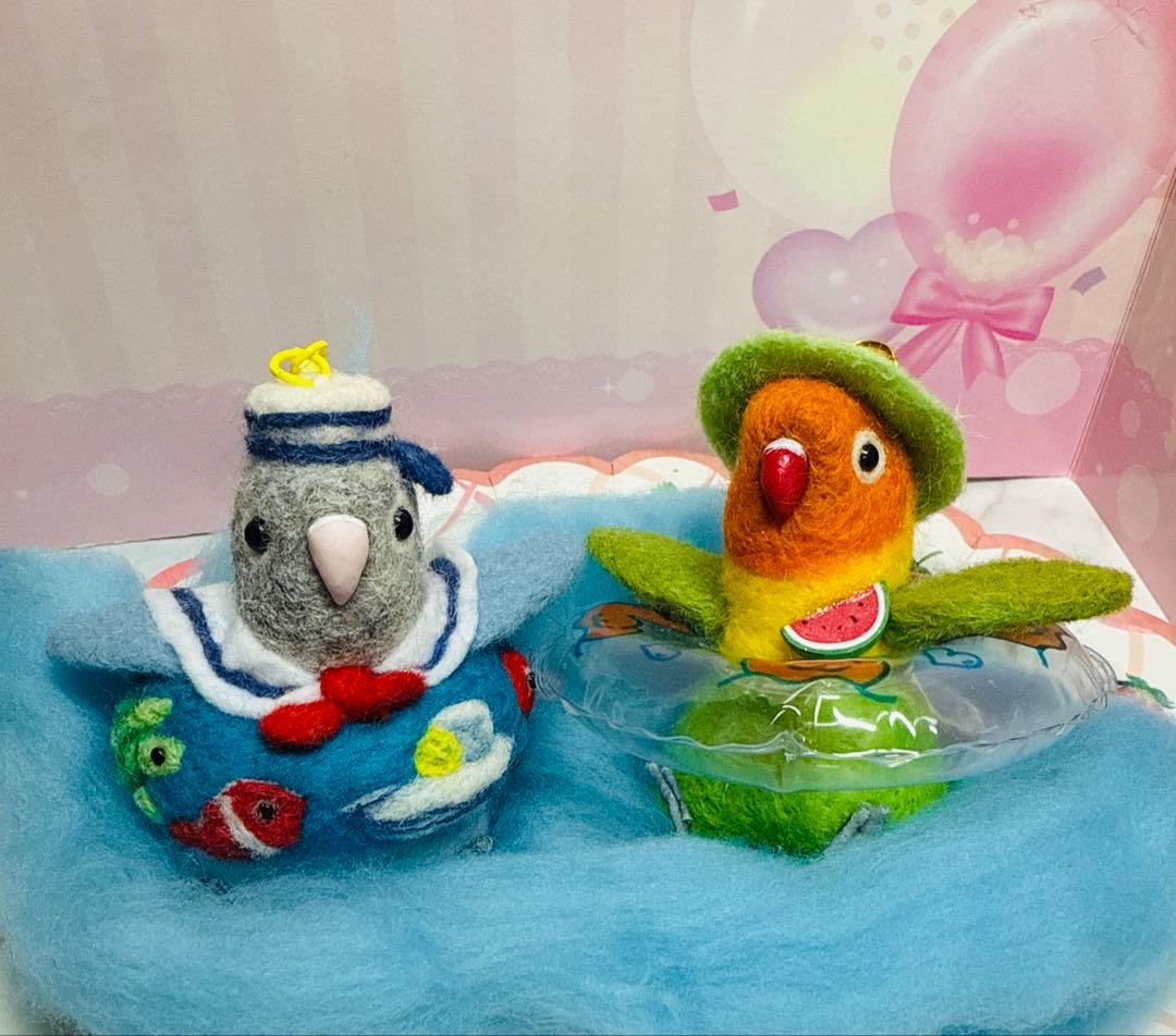 専用ページ　夏　羊毛フェルト　ボタンインコキーホルダー　オーダー品　鳥