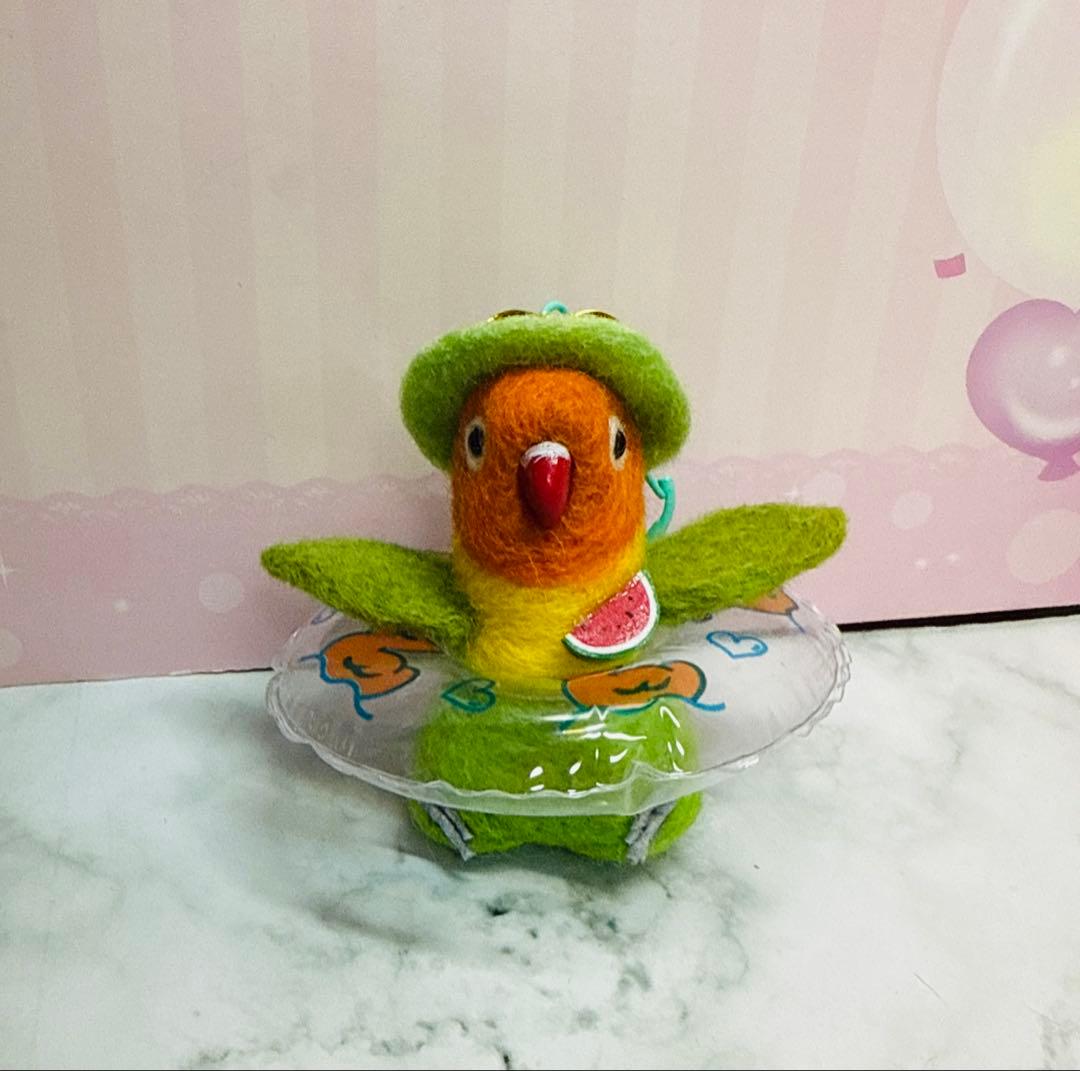 専用ページ　夏　羊毛フェルト　ボタンインコキーホルダー　オーダー品　鳥