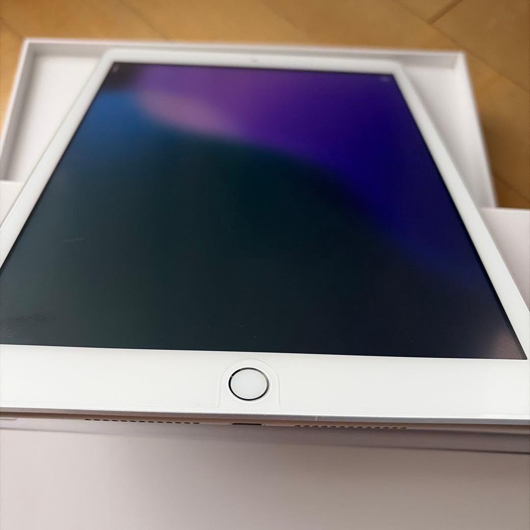 Apple iPad シルバー 本体　第7世代　美品　Wi-Fiモデル