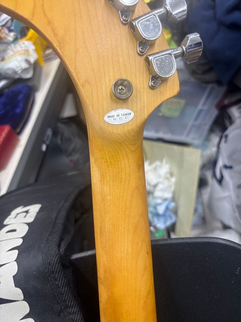 フェルナンデス　ZO-3 アンプ内蔵ギター　ソニックブルー