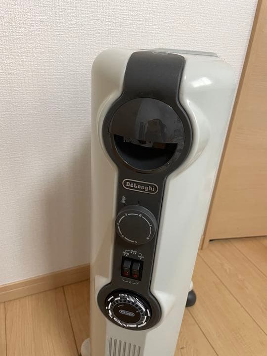 デロンギ オイルヒーター　DeLonghi HJ0812