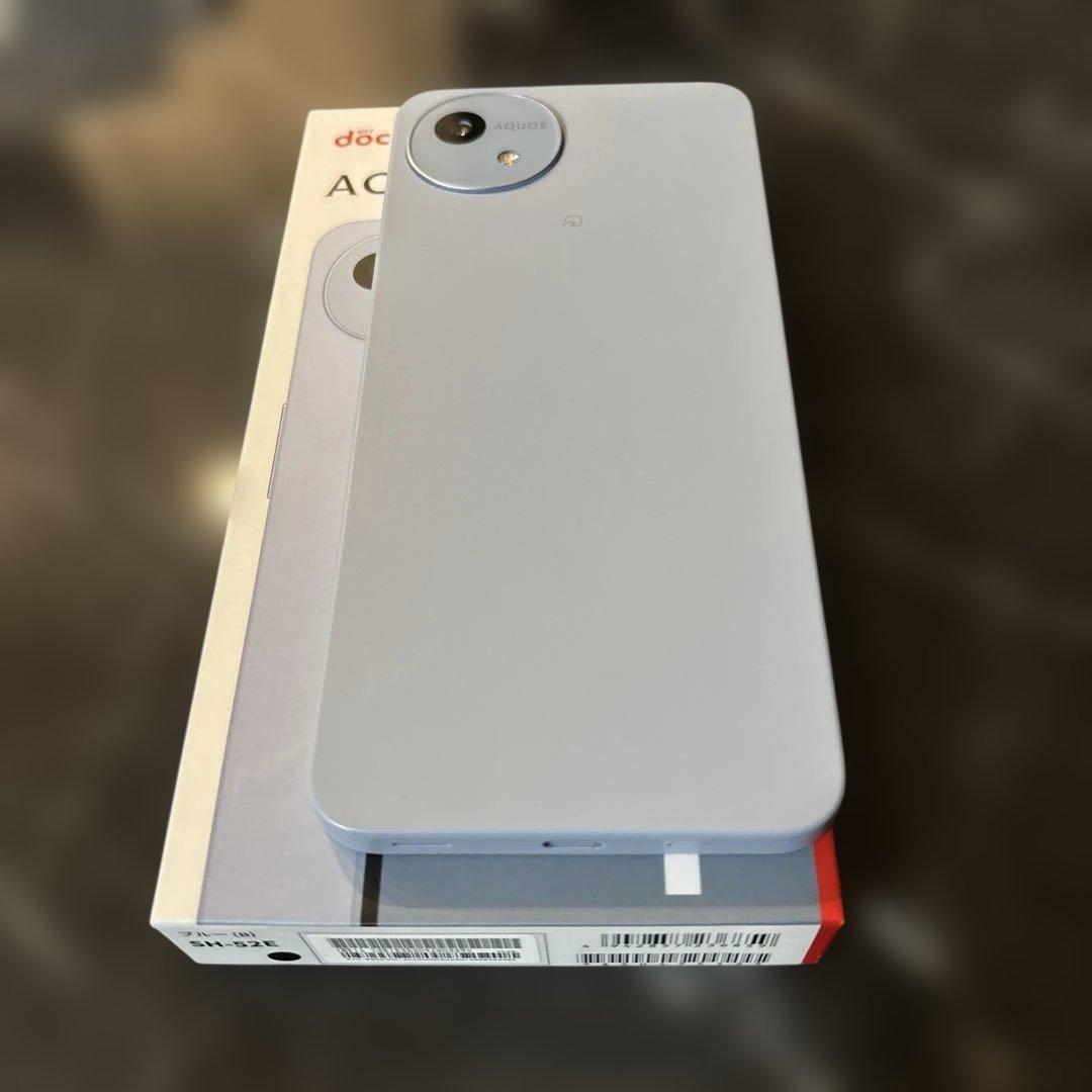 docomo AQUOS wish 4 ブルー本体 美品