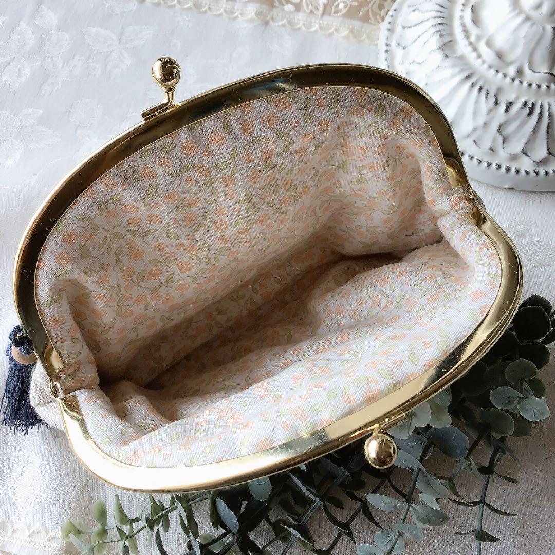 ガーデニングのがま口ポーチ　手刺繍　ハンドメイド