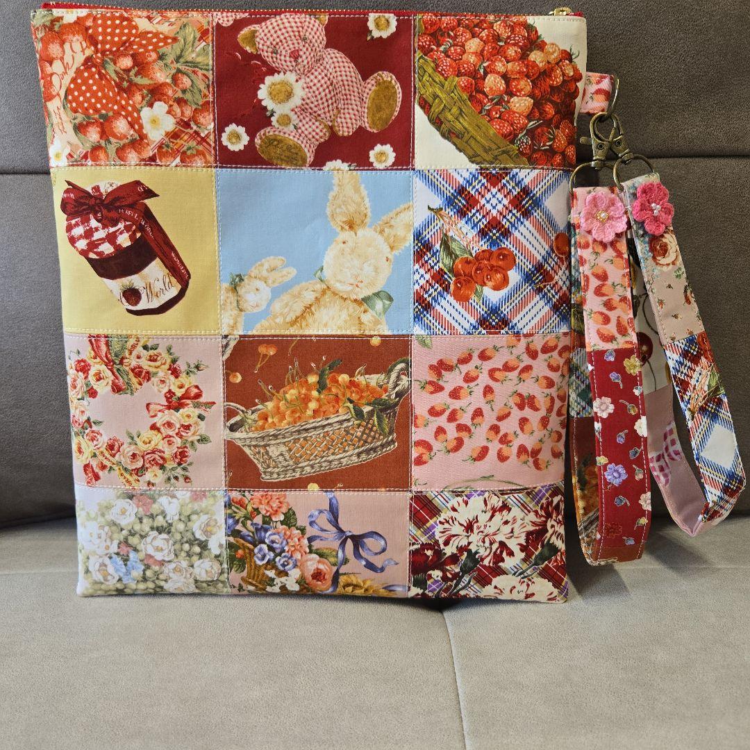 ♡専用♡ハンドメイドパッチワーククラッチバッグ(*´▽｀*)